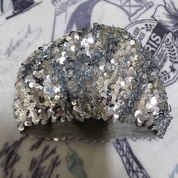 Children's Place beanie hat - Picture 2 of 3